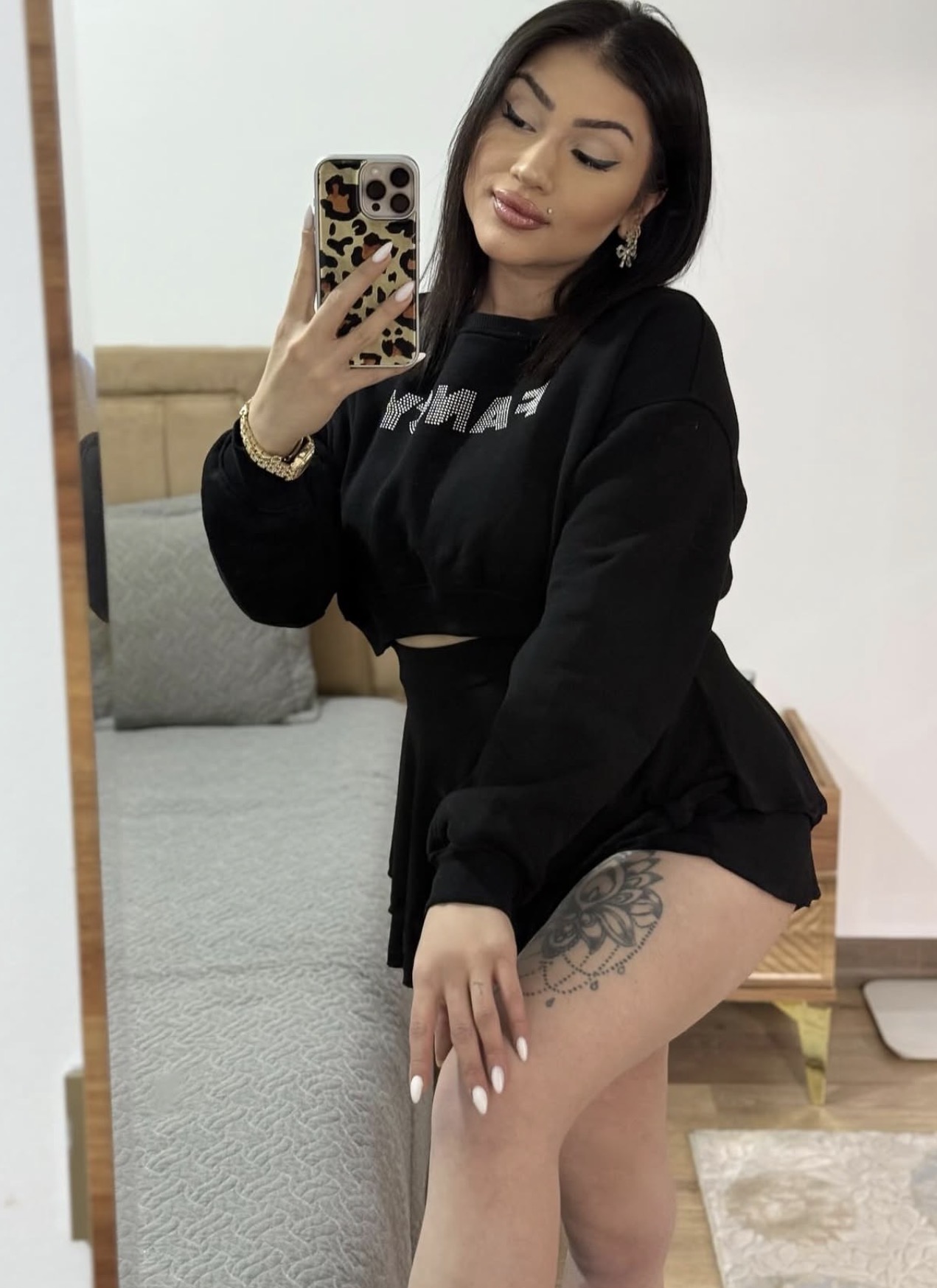 Karaca Üniversiteli Bayan Escort Feray