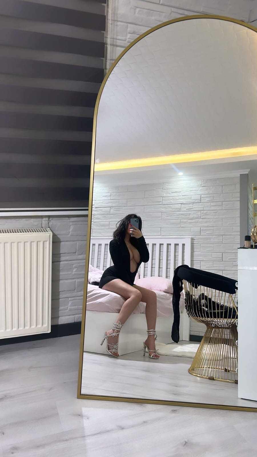 Cami Elden Ödemeli Bayan Escort Şule