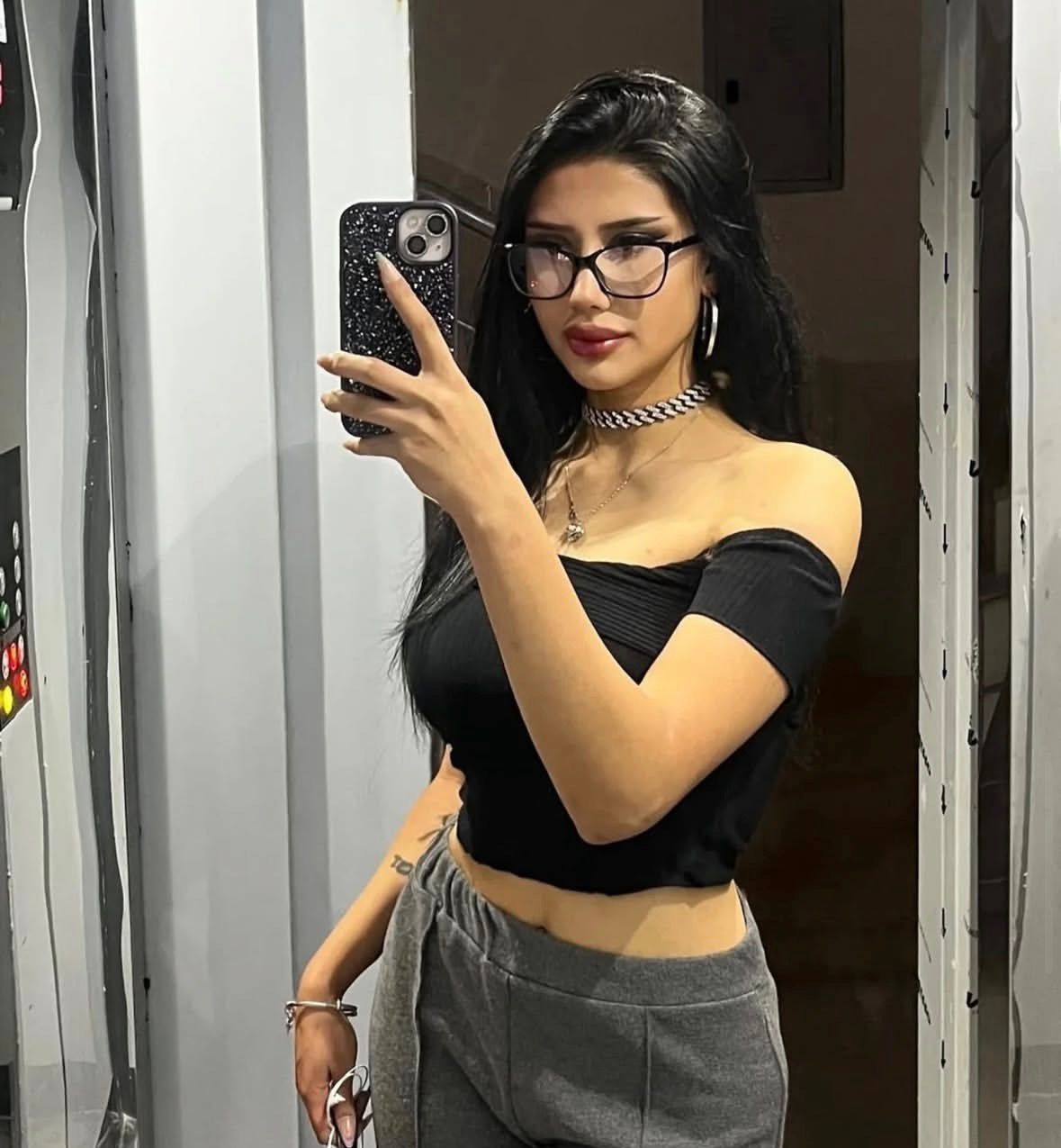 Karbasan Dürüst Partner Bayan Escort Melike